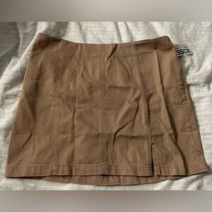 IRIS Brand Khaki Short Skirt Zip Size Large